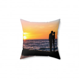Beach at Sunset Lovers share a kiss Pillow Spun Polyester Square Pillow
